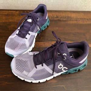 On Cloudflow women’s shoes size 7 like new